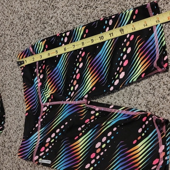 DELIAS SPORT Colorful Patterned Shorts and Headband Set - Picture 6 of 6